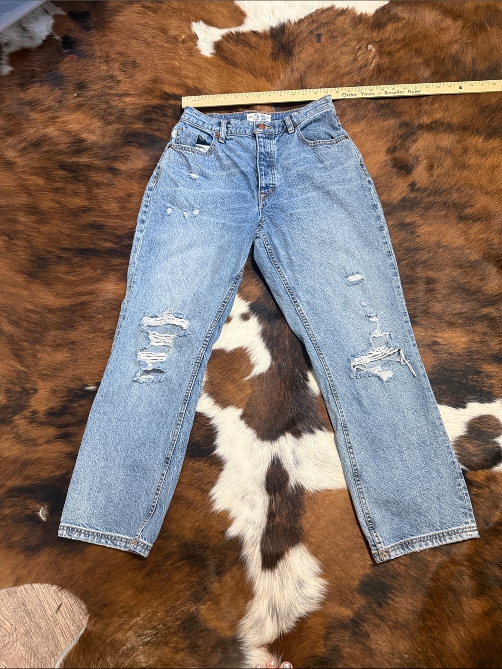 We The Free Women’s Boyfriend Jeans - Medium Blue Distressed
